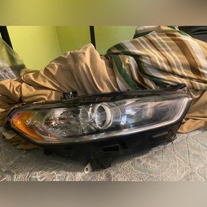 2013-2015 ford fusion right passenger side headlight